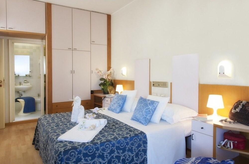 Hotel Bel Air Riccione Extérieur photo